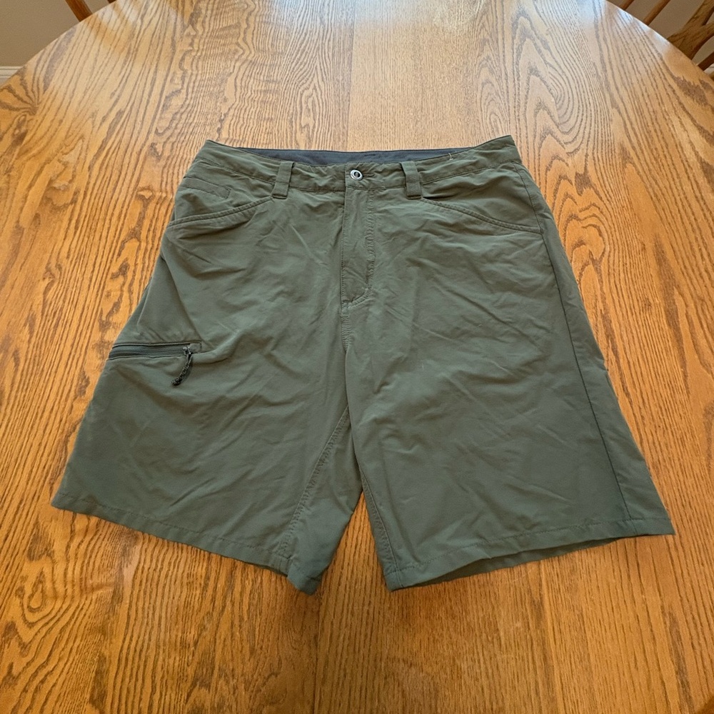 Patagonia Mens Size 34 Quandary Shorts Bermuda Cargo Hiking Quick Dry Olive